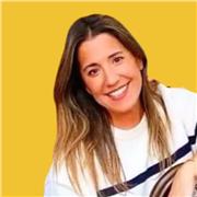 Profesora titulada en derecho con máster en recursos humanos con más de 10 años de experiencia en distintas materias